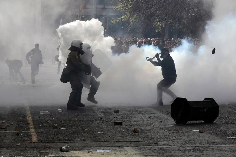Anti-austerity farmers clash with police in Athens (2016) -  Louisa Gouliamaki - AFP