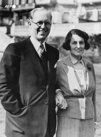 Joseph et Rose Kennedy en mars 1938, à Hyannis Port (Massachusetts) - AFP