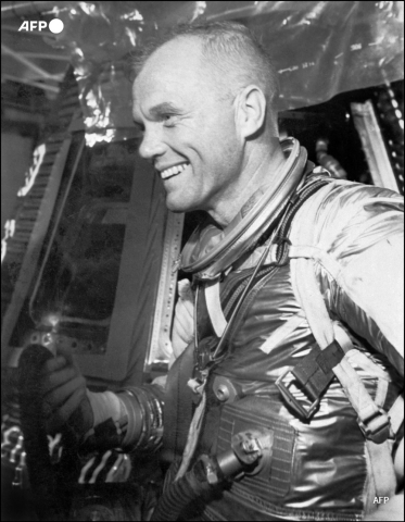 L'Américain John Glenn lors d'un entrainement, en janvier 1962, quelques semaines avant son premier vol orbital autour de la Terre - AFP