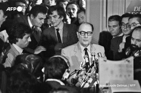 M. Mitterrand devant la presse au soir du 10 mai Jean-Claude Delmas - AFP