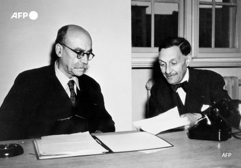 Le juge français au procès de Nuremberg Henri Donnedieu de Vabres (à gauche) - AFP